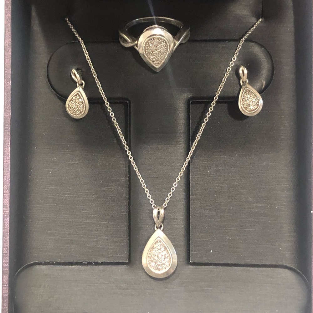 Teardrop ring, necklace and earrings set